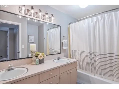 15951 S Brook Court Oregon City OR 97045