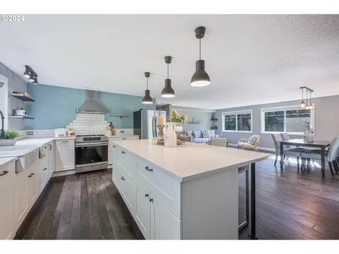 15951 S Brook Court Oregon City OR 97045