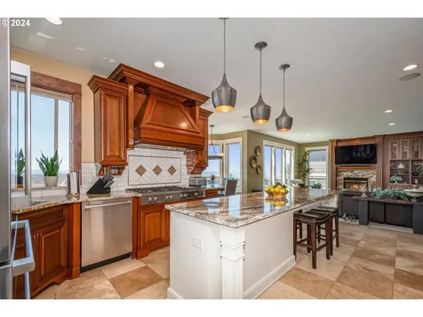 4817 Nw Highpoint Drive Camas WA 98607