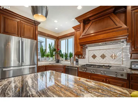 4817 Nw Highpoint Drive Camas WA 98607