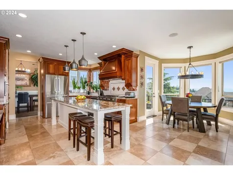 4817 Nw Highpoint Drive Camas WA 98607