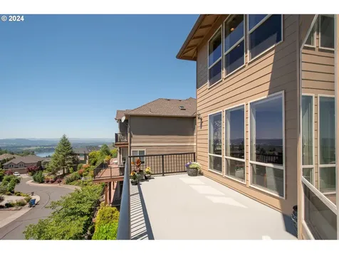 4817 Nw Highpoint Drive Camas WA 98607