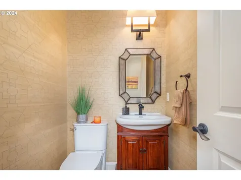 4817 Nw Highpoint Drive Camas WA 98607