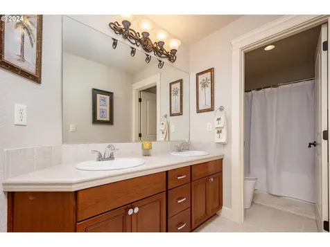 4817 Nw Highpoint Drive Camas WA 98607