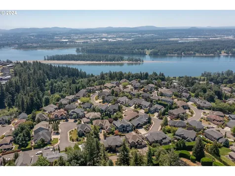 4817 Nw Highpoint Drive Camas WA 98607