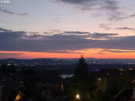 4817 Nw Highpoint Drive Camas WA 98607