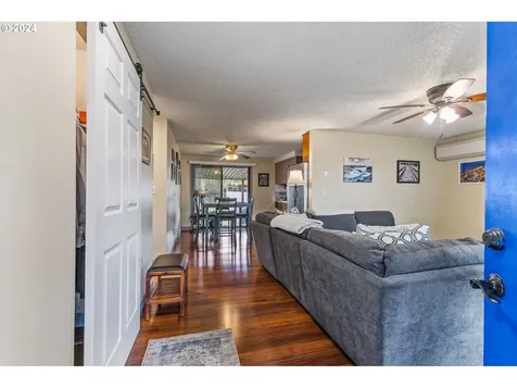 825 Evergreen Drive Creswell OR 97426