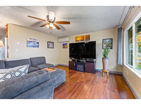 825 Evergreen Drive Creswell OR 97426