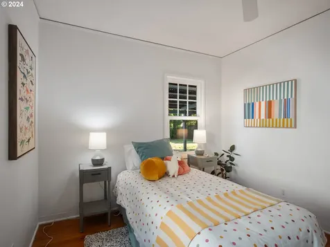 10054 Ne Weidler Street Portland OR 97220