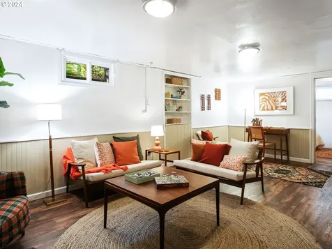 10054 Ne Weidler Street Portland OR 97220