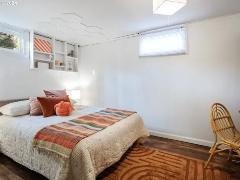 10054 Ne Weidler Street Portland OR 97220