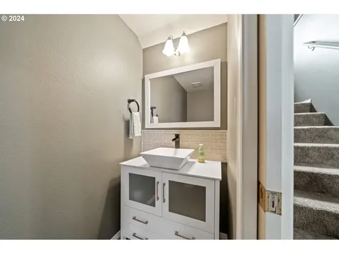 8852 Sw Ashford Street Portland OR 97224