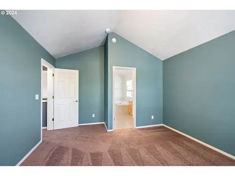 8852 Sw Ashford Street Portland OR 97224