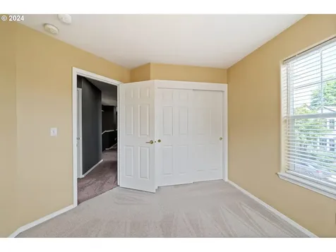 8852 Sw Ashford Street Portland OR 97224