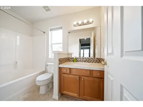 8852 Sw Ashford Street Portland OR 97224