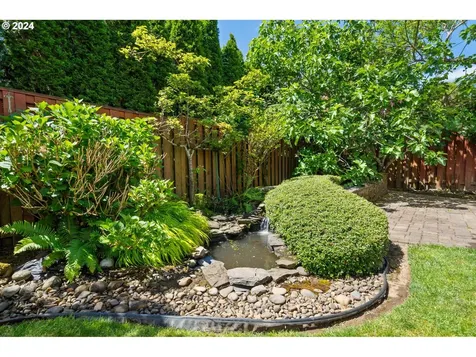 8852 Sw Ashford Street Portland OR 97224