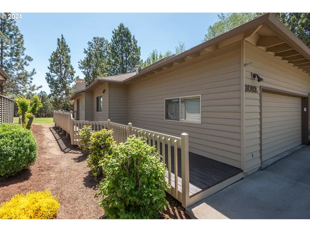 3082 NW Clubhouse Drive Bend OR 97703