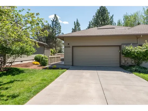 3082 NW Clubhouse Drive Bend OR 97703
