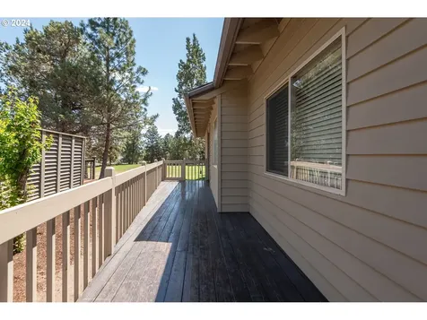3082 NW Clubhouse Drive Bend OR 97703