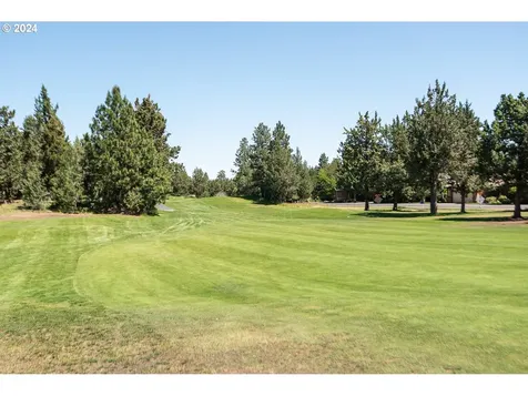 3082 NW Clubhouse Drive Bend OR 97703