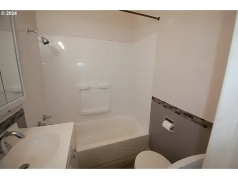 236 NE 156th Avenue Portland OR 97230