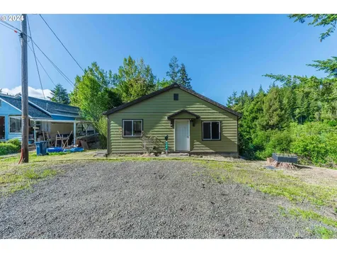760 E 3rd Street Coquille OR 97423