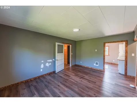 760 E 3rd Street Coquille OR 97423