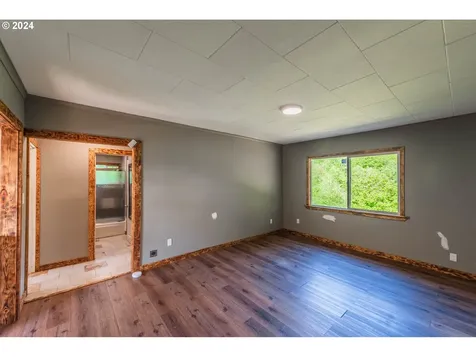 760 E 3rd Street Coquille OR 97423