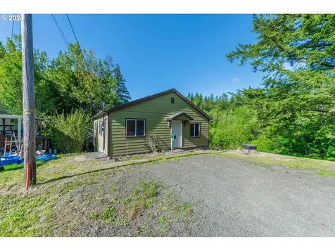 760 E 3rd Street Coquille OR 97423