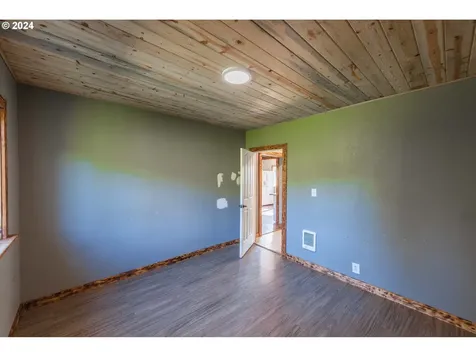 760 E 3rd Street Coquille OR 97423