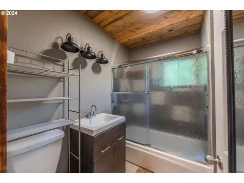 760 E 3rd Street Coquille OR 97423