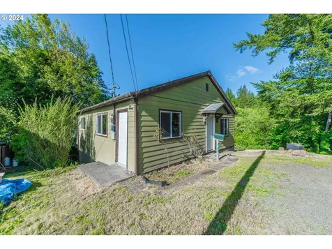 760 E 3rd Street Coquille OR 97423