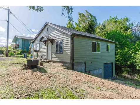 760 E 3rd Street Coquille OR 97423