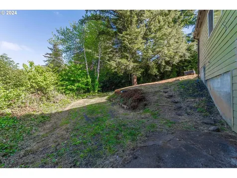 760 E 3rd Street Coquille OR 97423
