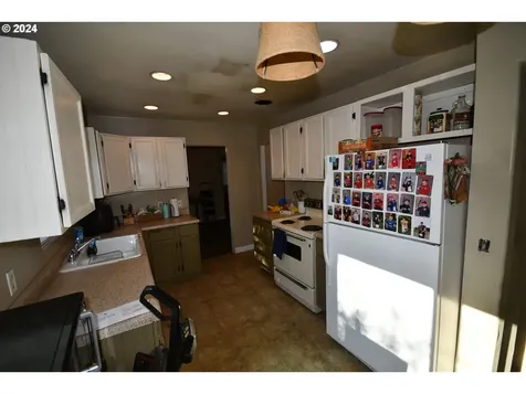 1112 Dry Hollow Road The Dalles OR 97058