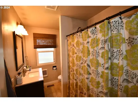 1112 Dry Hollow Road The Dalles OR 97058