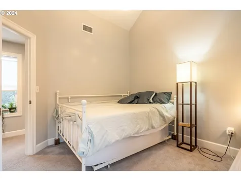 2758 N Kilpatrick Street Portland OR 97217
