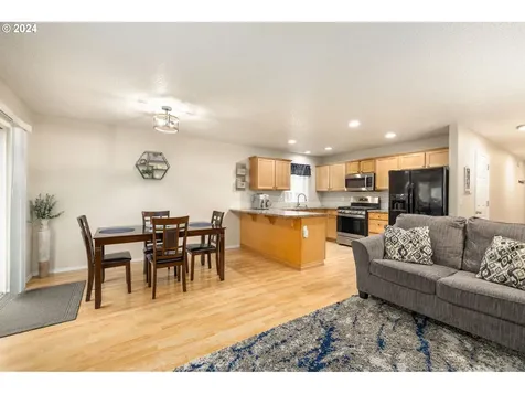 234 Sw Owens Place Troutdale OR 97060