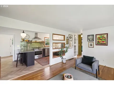 875 N Watts Street Portland OR 97217