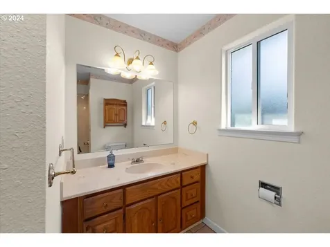 441 Buena Vista Loop Brookings OR 97415