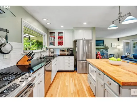 3360 Sw Ridgewood Avenue Portland OR 97225