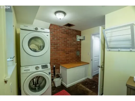 3360 Sw Ridgewood Avenue Portland OR 97225