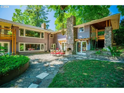 3360 Sw Ridgewood Avenue Portland OR 97225