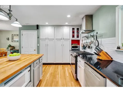 3360 Sw Ridgewood Avenue Portland OR 97225