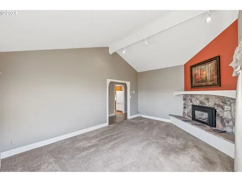 440 S Henry Street Coquille OR 97423
