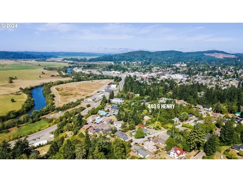 440 S Henry Street Coquille OR 97423
