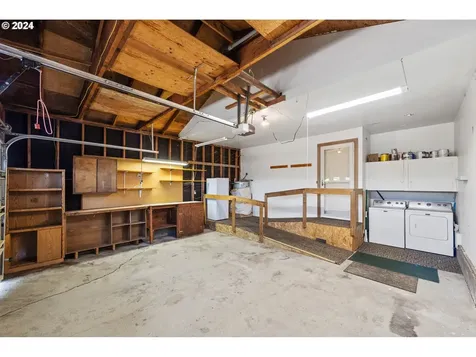 440 S Henry Street Coquille OR 97423