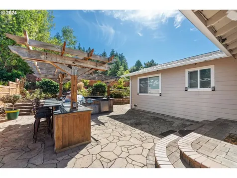 440 S Henry Street Coquille OR 97423