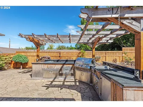 440 S Henry Street Coquille OR 97423