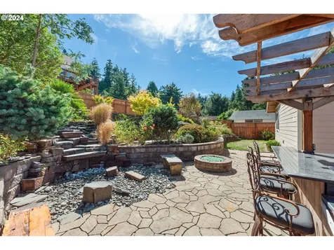 440 S Henry Street Coquille OR 97423